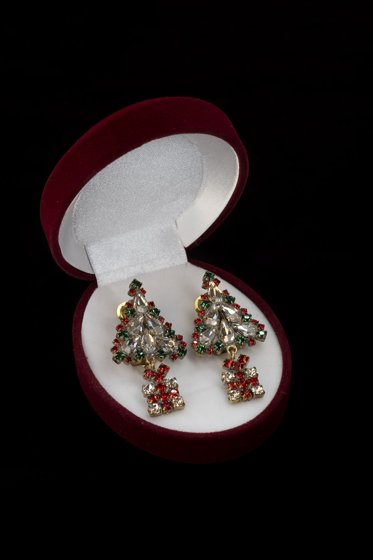 Rhinestone Christmas tree clip-on earrings with hanging gift