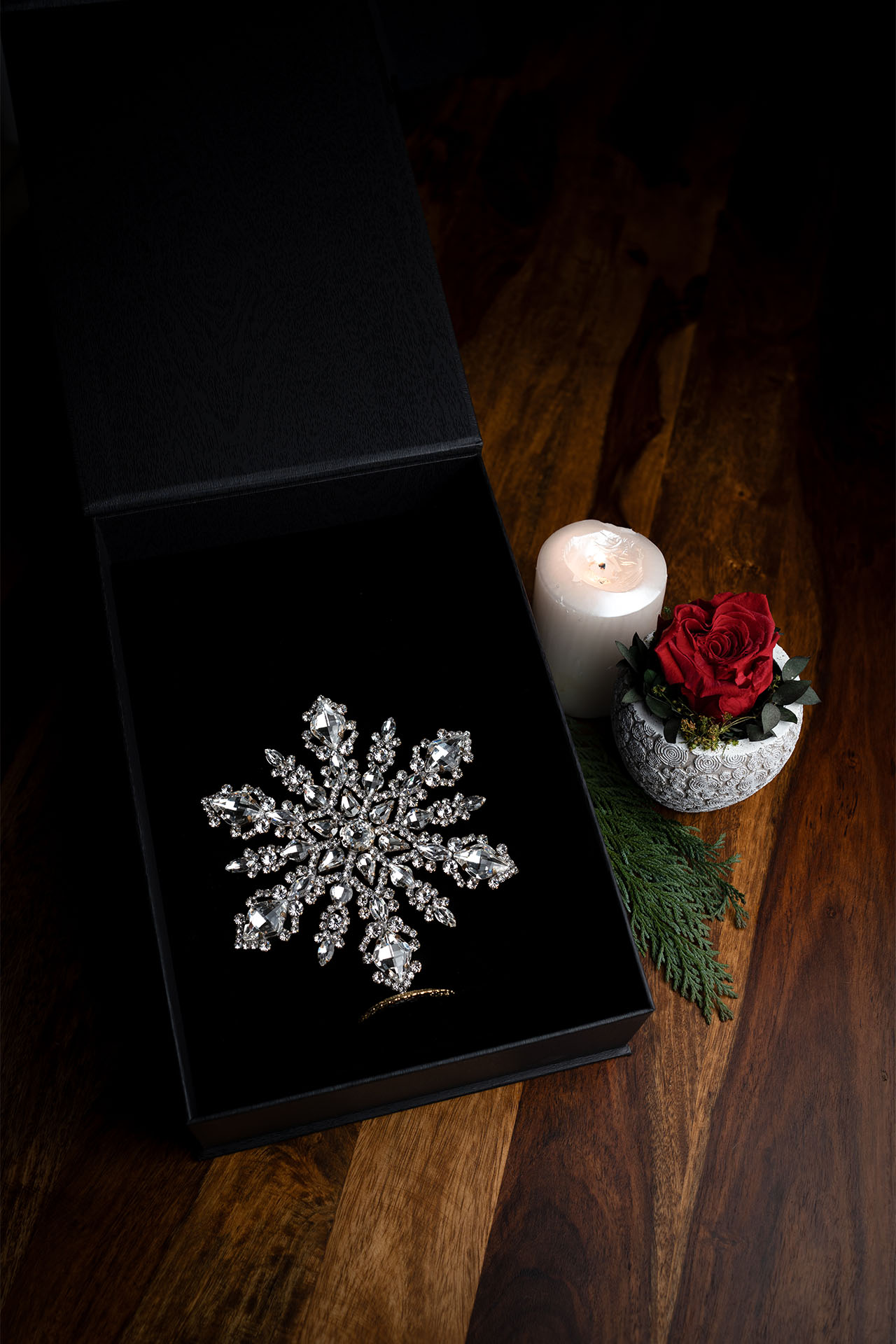 Rhinestone Christmas star for the tabletop Christmas decoration