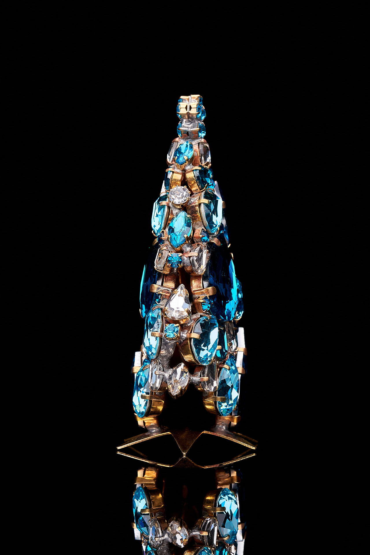 Vintage 3D Christmas tree Glitzy Gleam from blue rhinestones