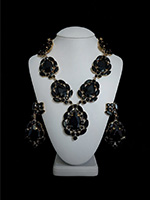 Black necklace and earrings jewelry set Sonatine