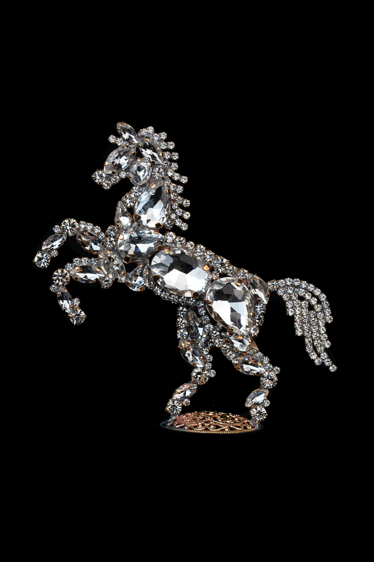 Small horse decor statue made from crystal clear rhinestones